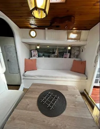 Bateau Watson Accueillant & Chaleureux Botel *