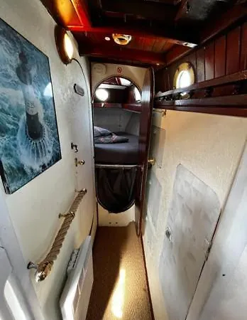 Bateau Watson Accueillant & Chaleureux Botel