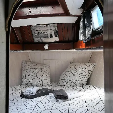 Botel Bateau Watson Accueillant & Chaleureux